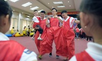 Xây nhà 'nhiều cột' để gia đình trẻ giữ hạnh phúc